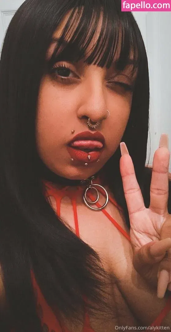 raeraejiggles Onlyfans Photo Gallery 