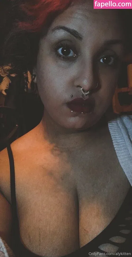 raeraejiggles Onlyfans Photo Gallery 