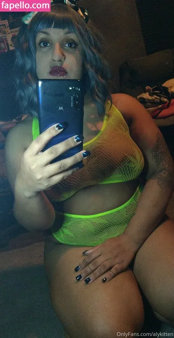 raeraejiggles Onlyfans Photo Gallery 