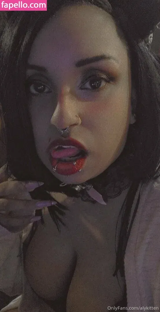 raeraejiggles Onlyfans Photo Gallery 