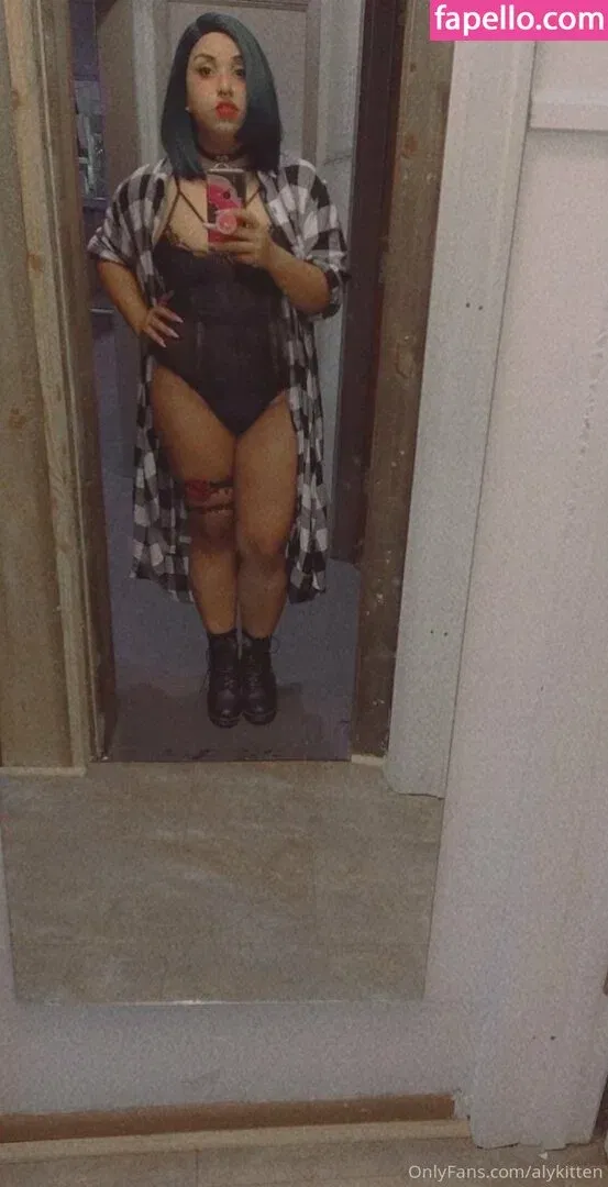 raeraejiggles Onlyfans Photo Gallery 