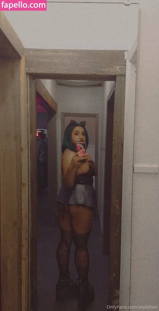 raeraejiggles Onlyfans Photo Gallery 