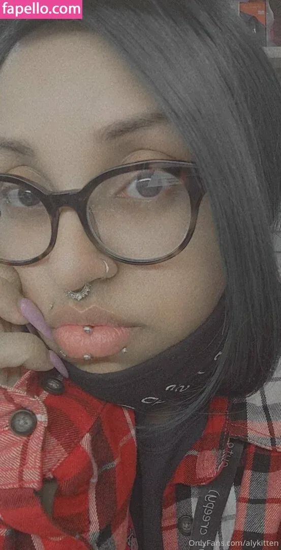 raeraejiggles Onlyfans Photo Gallery 