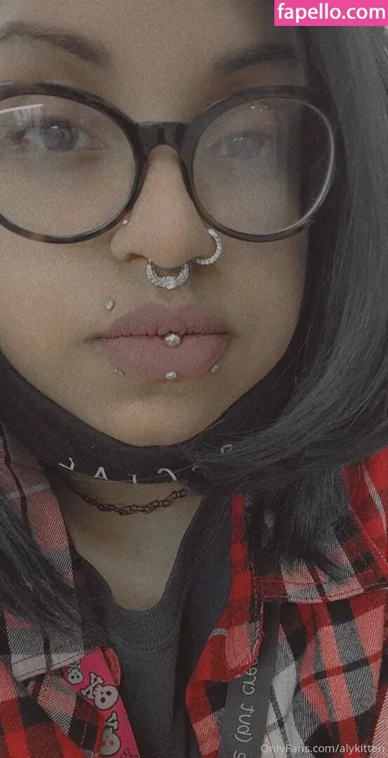 raeraejiggles Onlyfans Photo Gallery 