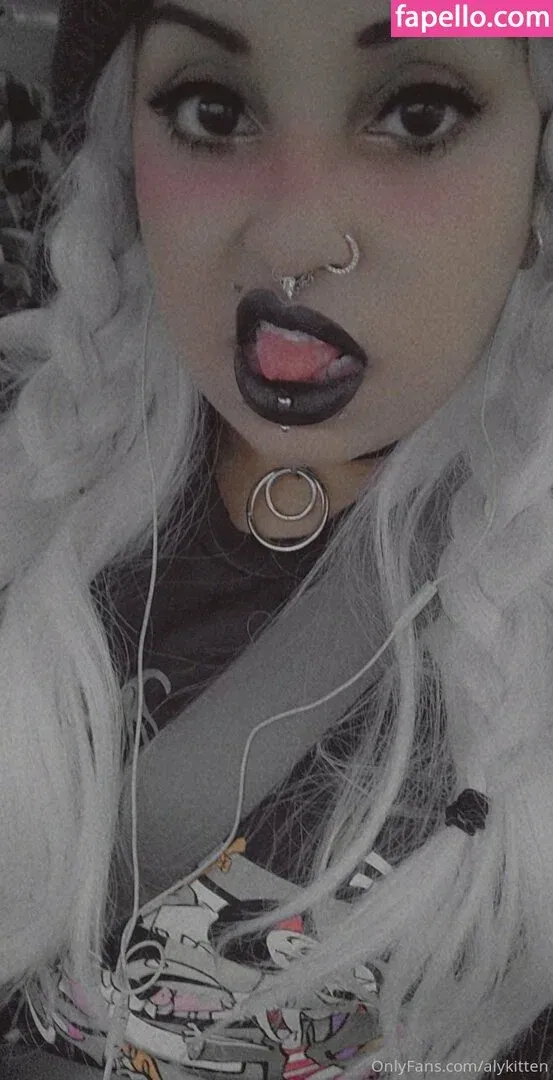 raeraejiggles Onlyfans Photo Gallery 