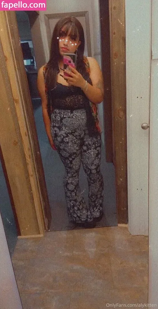 raeraejiggles Onlyfans Photo Gallery 