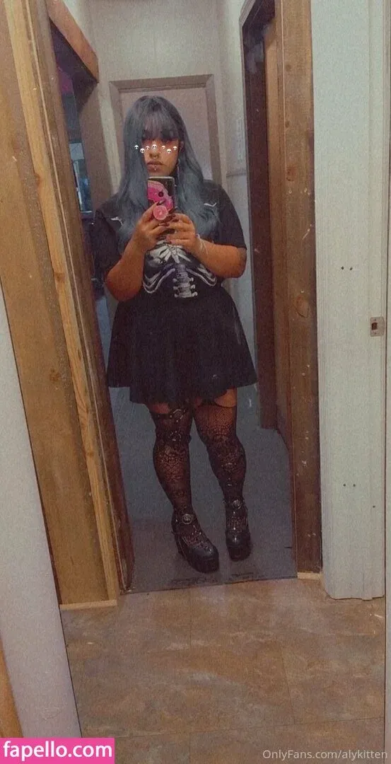 raeraejiggles Onlyfans Photo Gallery 