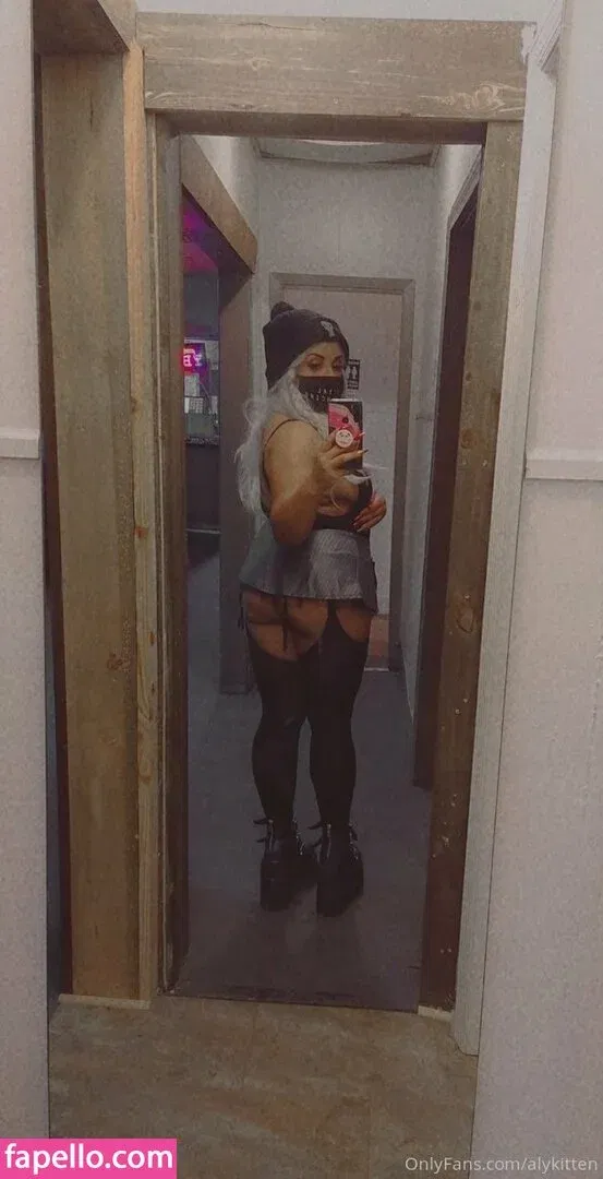 raeraejiggles Onlyfans Photo Gallery 