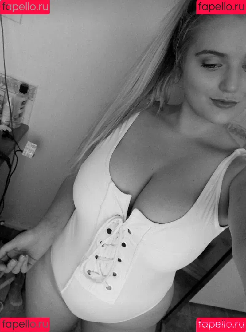 Casey Leigh Onlyfans Photo Gallery 