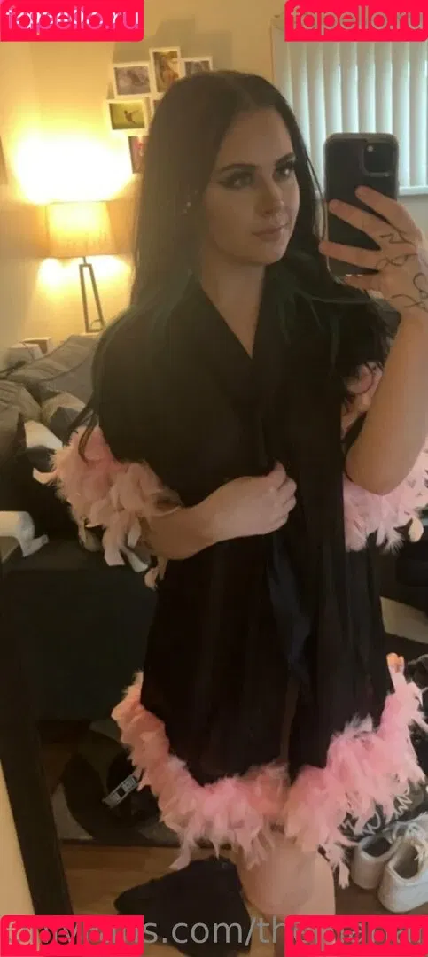themarianacross Onlyfans Photo Gallery 