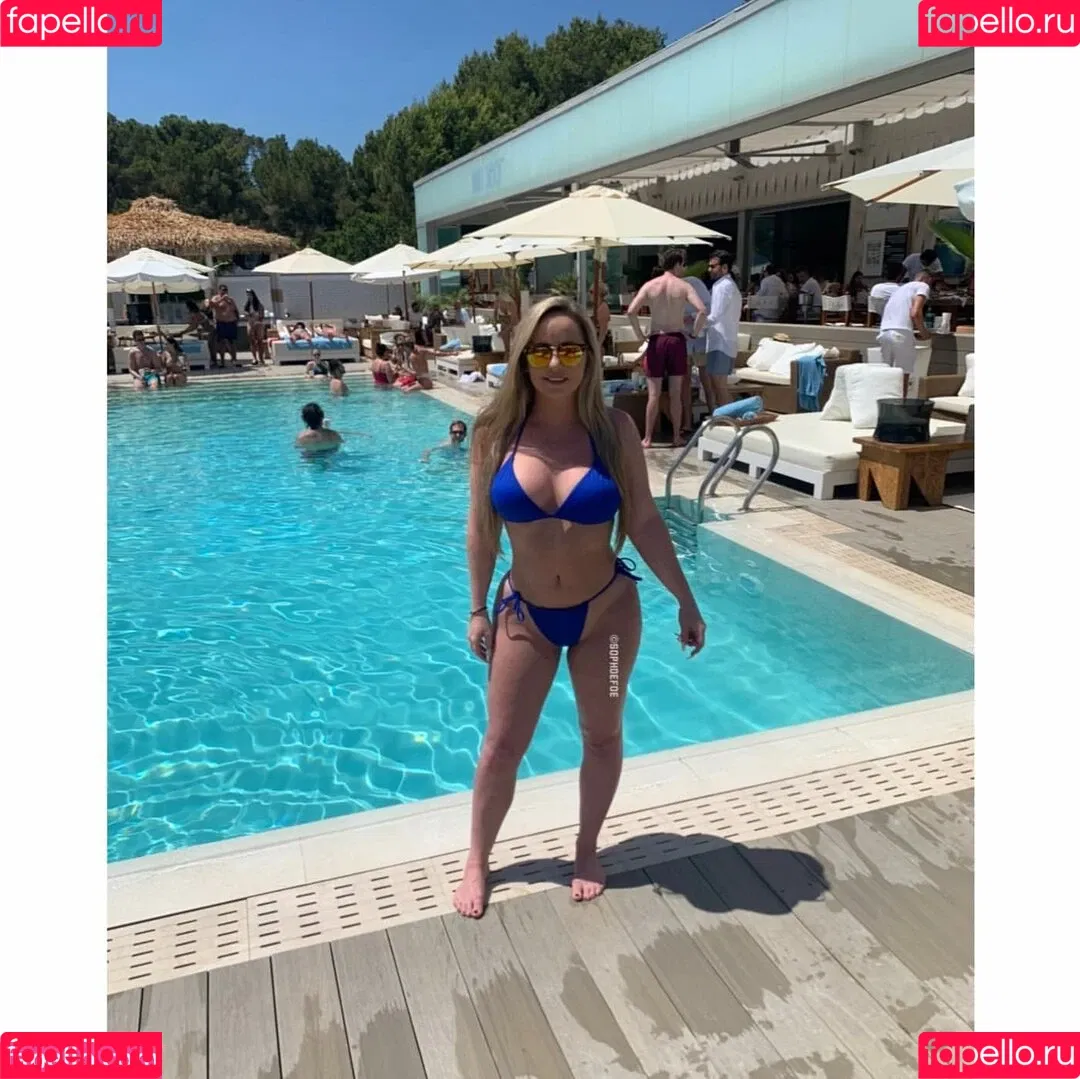Sophie Defoe Onlyfans Photo Gallery 