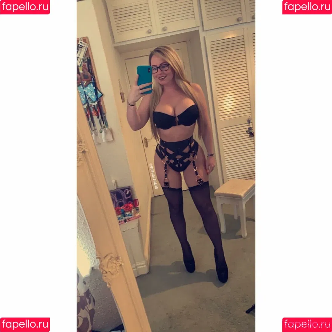 Sophie Defoe Onlyfans Photo Gallery 