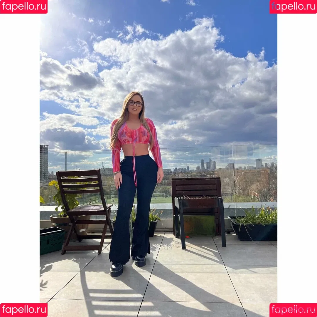 Sophie Defoe Onlyfans Photo Gallery 
