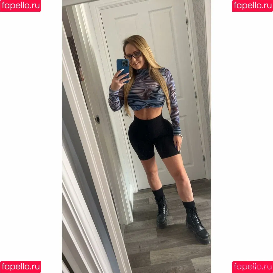 Sophie Defoe Onlyfans Photo Gallery 