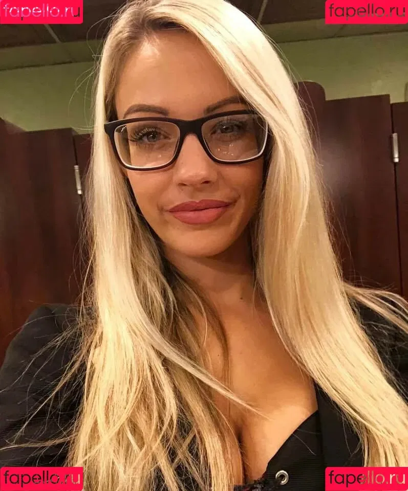 Emerald Kisses Onlyfans Photo Gallery 