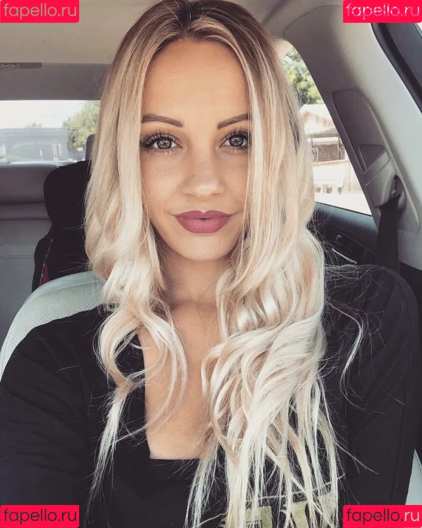 Emerald Kisses Onlyfans Photo Gallery 