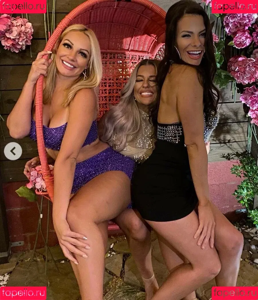 Emerald Kisses Onlyfans Photo Gallery 