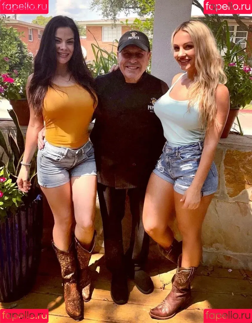 Emerald Kisses Onlyfans Photo Gallery 