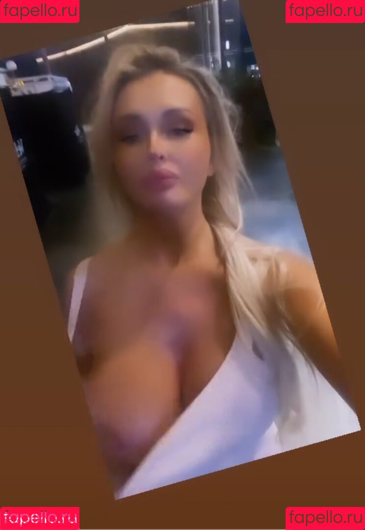 Karolin Fişekçi Onlyfans Photo Gallery 