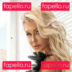 Karolin Fişekçi Onlyfans Photo Gallery 