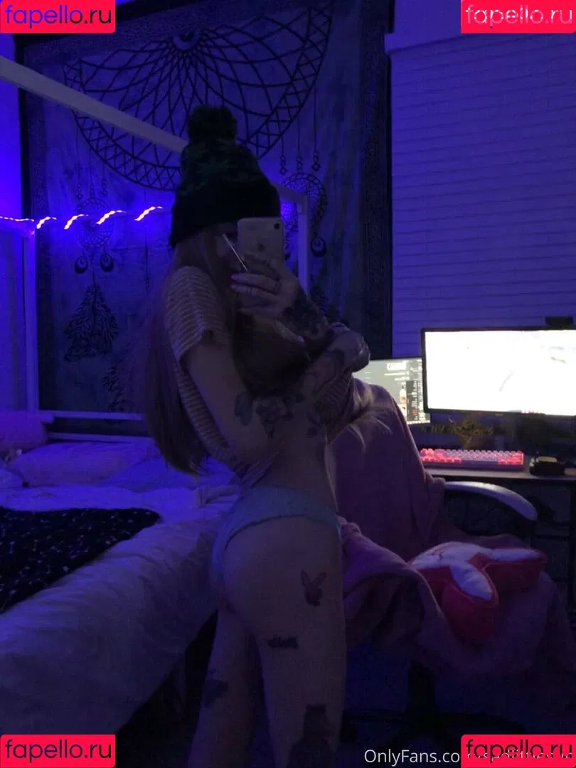 sadlittlesun Onlyfans Photo Gallery 