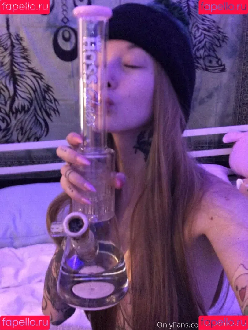 sadlittlesun Onlyfans Photo Gallery 