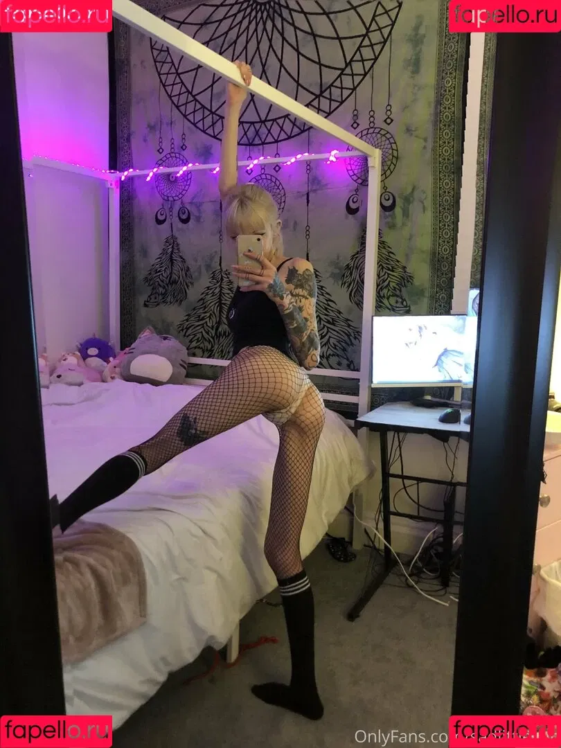 sadlittlesun Onlyfans Photo Gallery 
