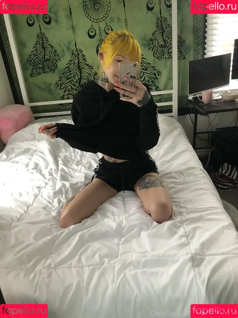 sadlittlesun Onlyfans Photo Gallery 