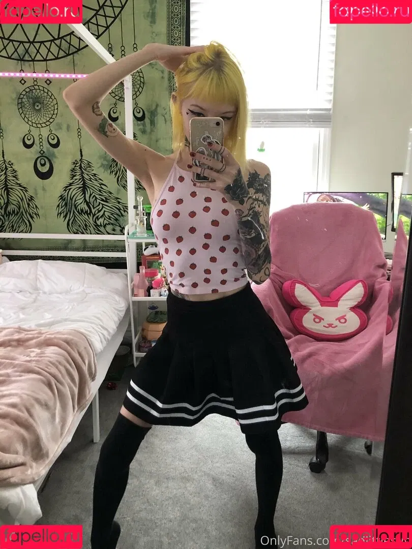 sadlittlesun Onlyfans Photo Gallery 