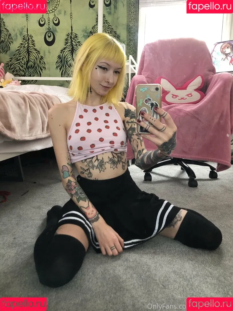 sadlittlesun Onlyfans Photo Gallery 