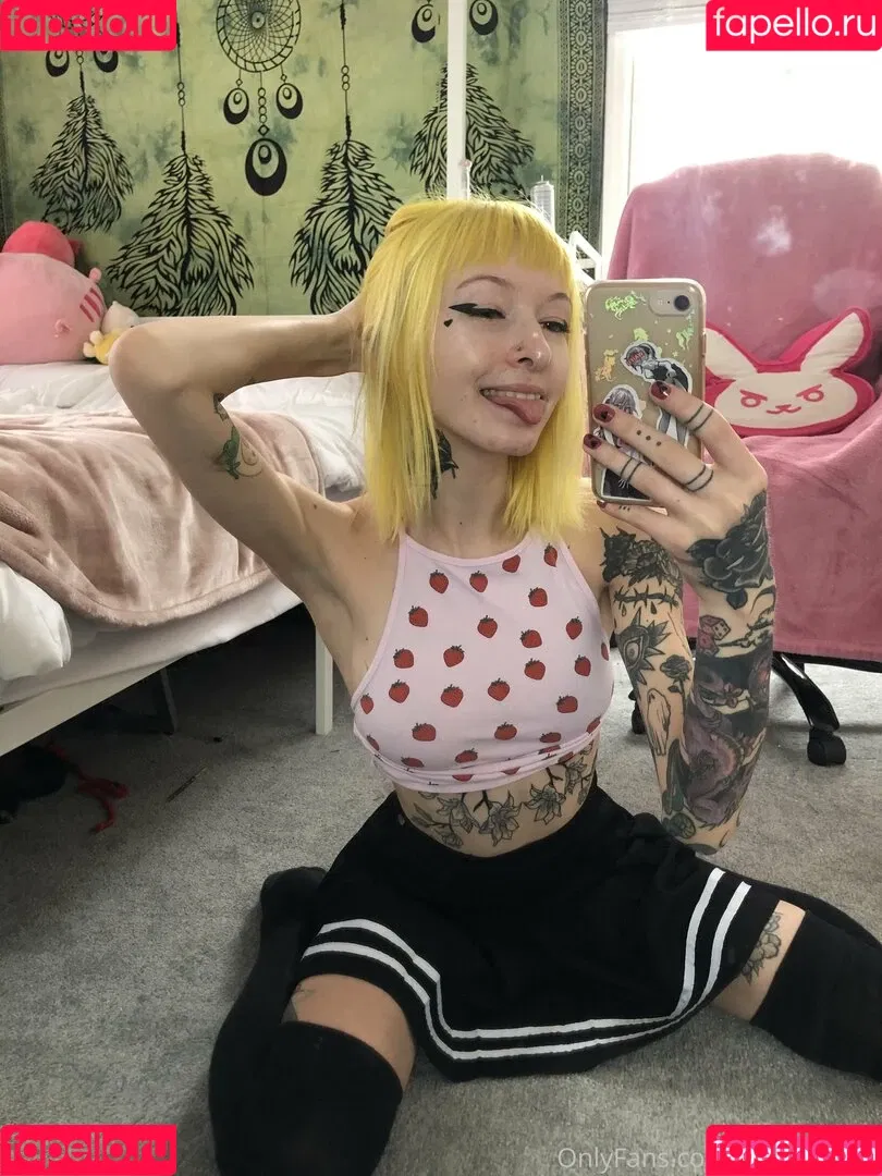 sadlittlesun Onlyfans Photo Gallery 
