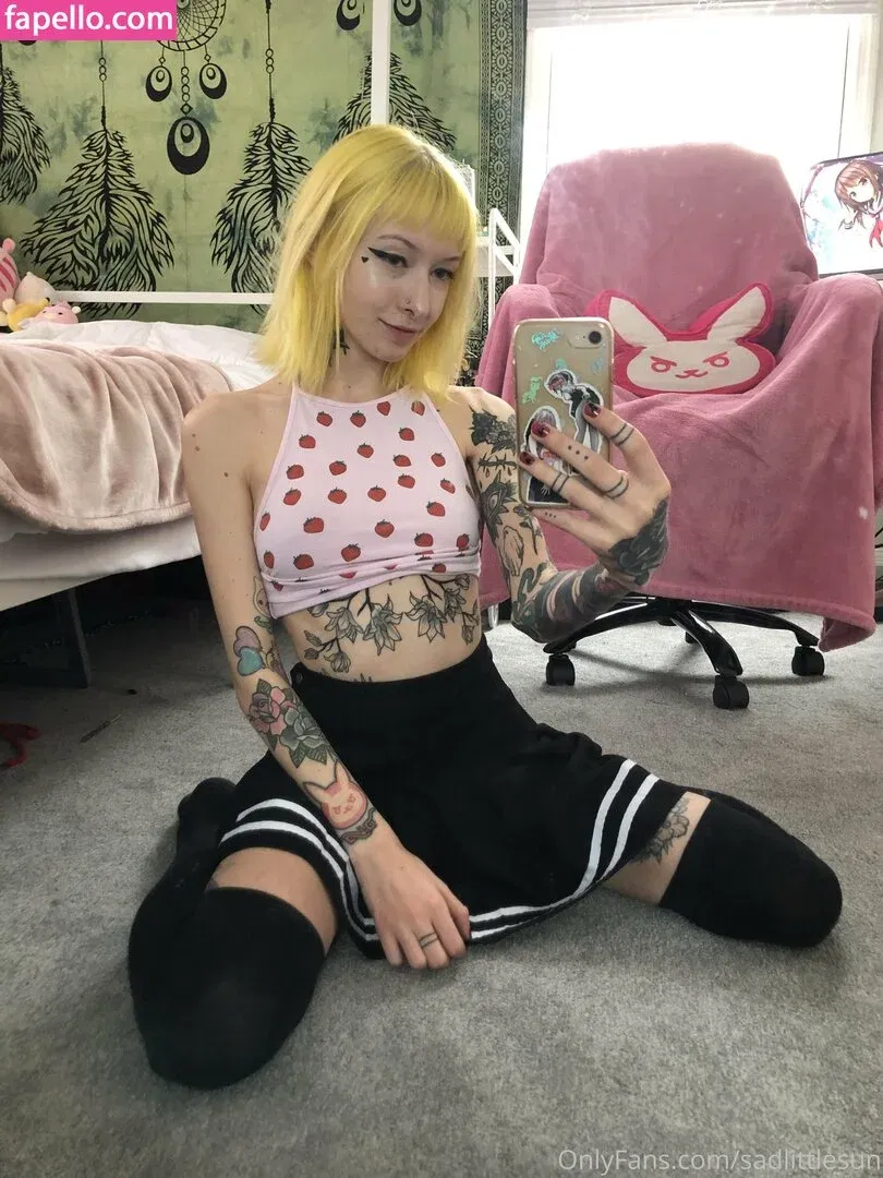 sadlittlesun Onlyfans Photo Gallery 
