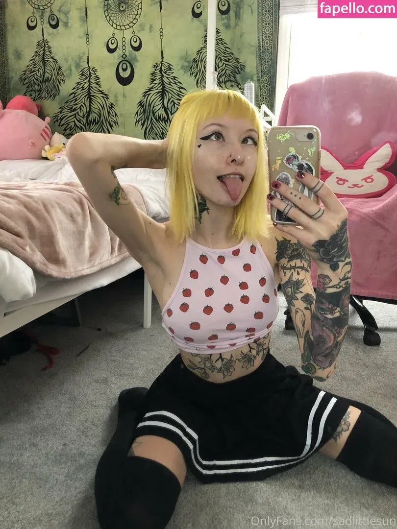 sadlittlesun Onlyfans Photo Gallery 