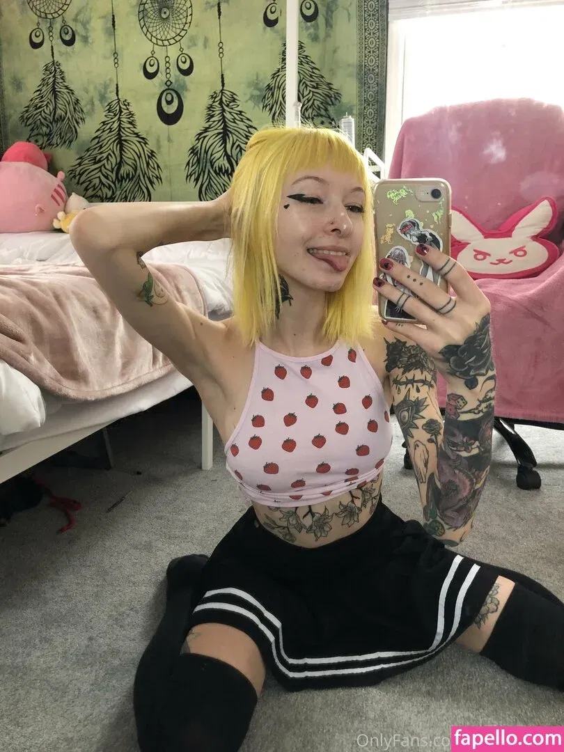 sadlittlesun Onlyfans Photo Gallery 