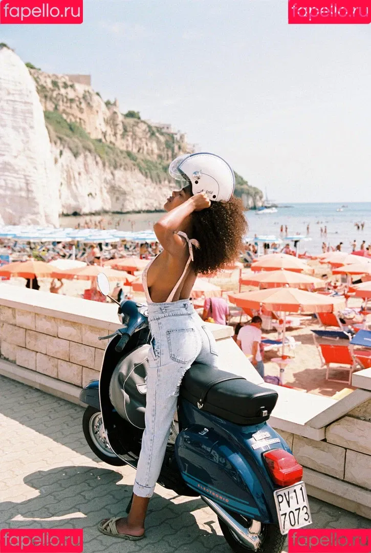 Tina Kunakey Onlyfans Photo Gallery 