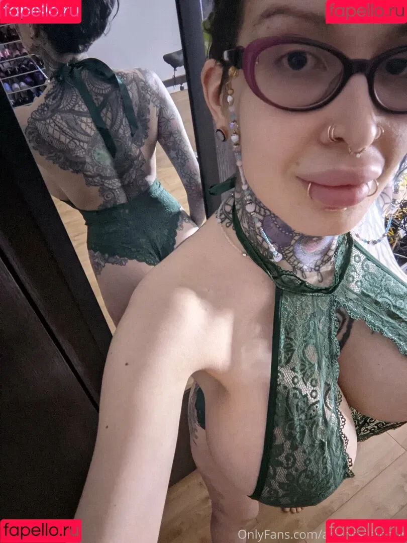 arianestamour Onlyfans Photo Gallery 
