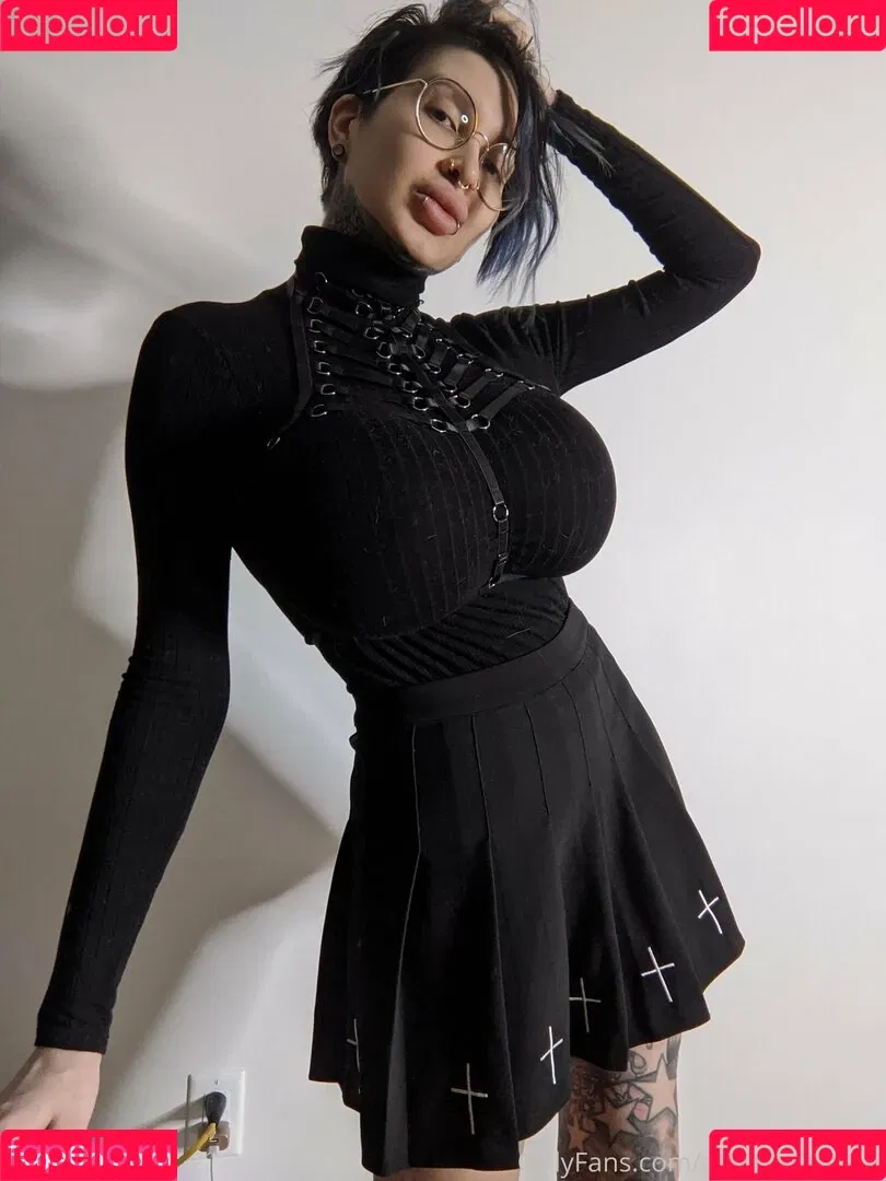 arianestamour Onlyfans Photo Gallery 