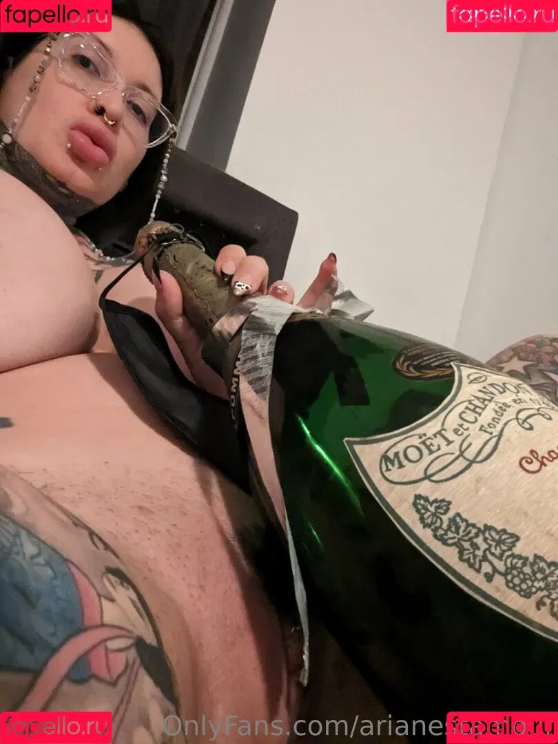 arianestamour Onlyfans Photo Gallery 
