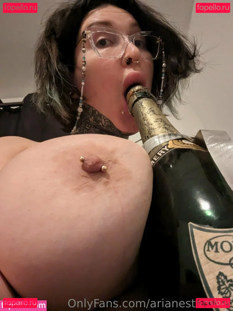 arianestamour Onlyfans Photo Gallery 