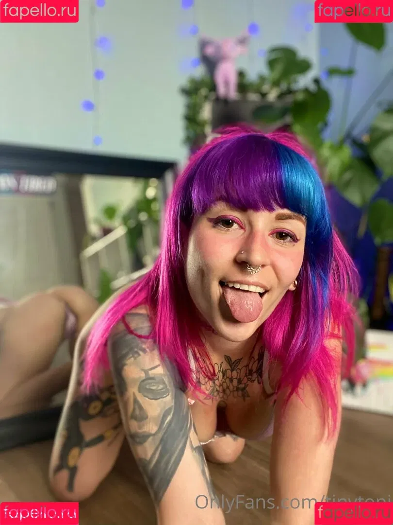 tinytoni Onlyfans Photo Gallery 