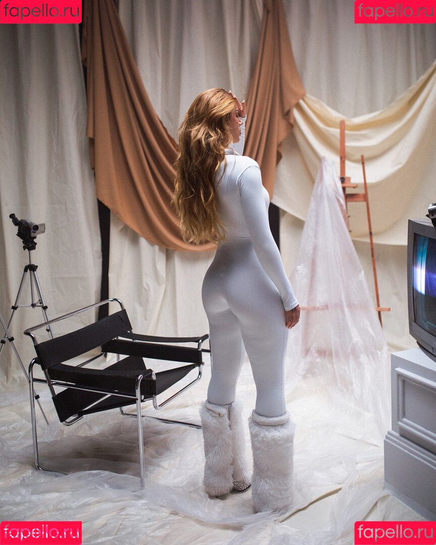 Elana Dara Onlyfans Photo Gallery 