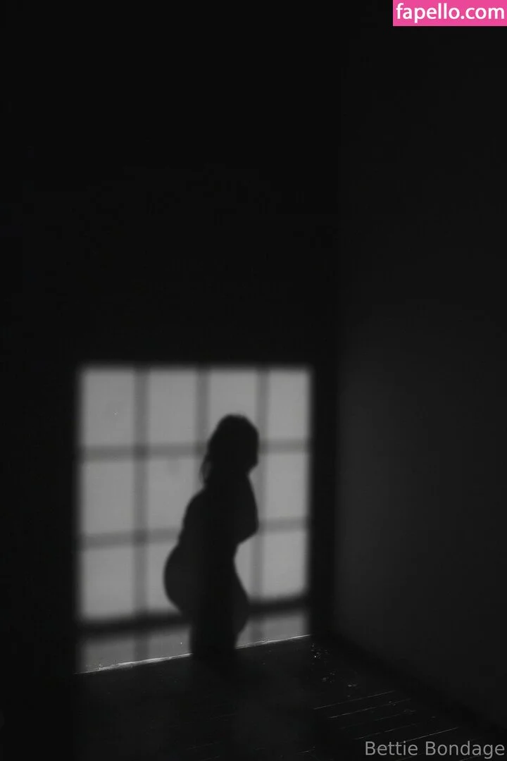 Bettie Bondage Onlyfans Photo Gallery 