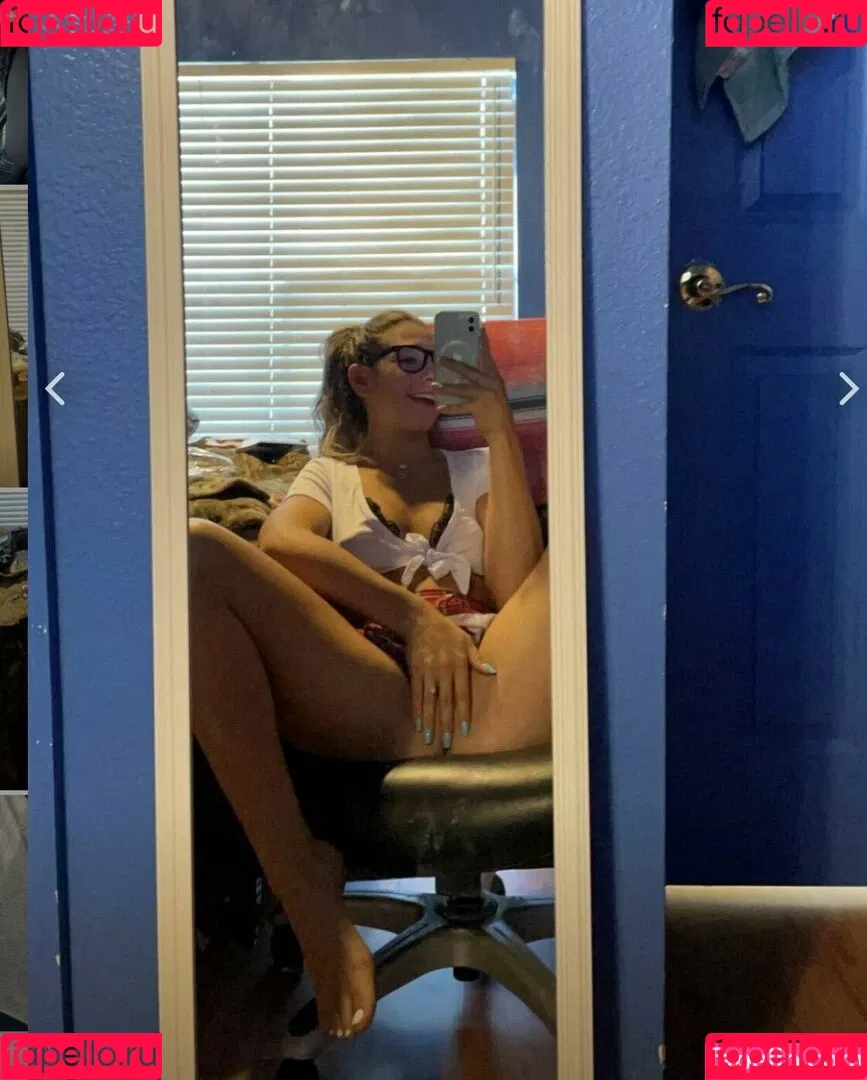 Truckgirlashley Onlyfans Photo Gallery 