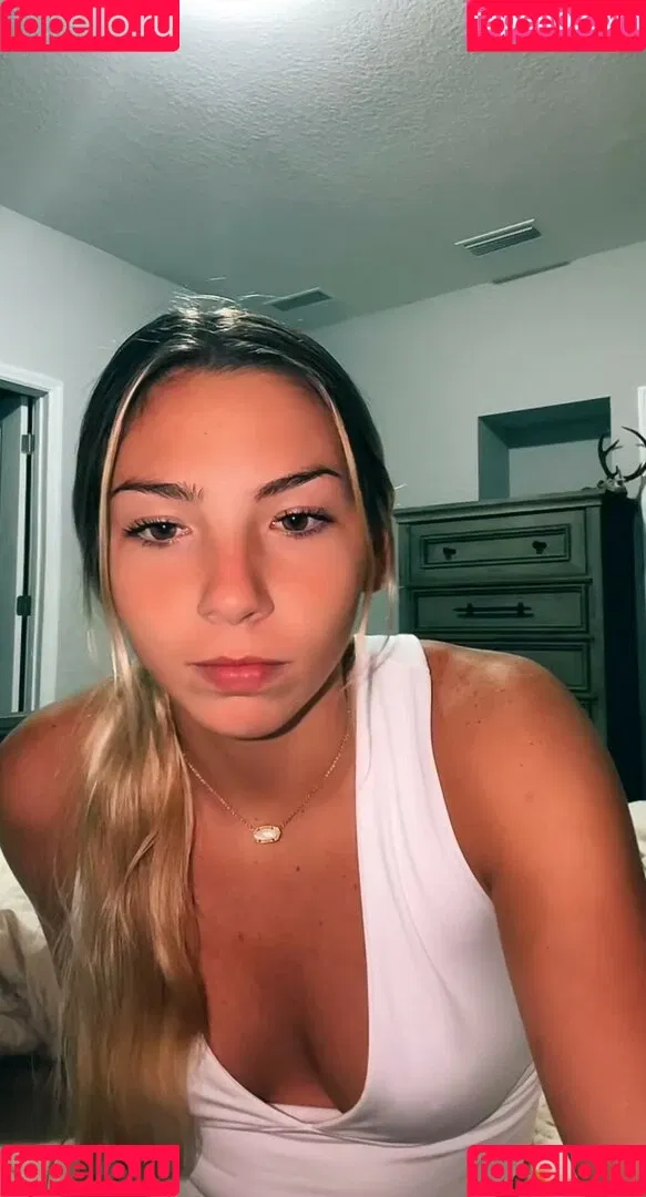 Truckgirlashley Onlyfans Photo Gallery 
