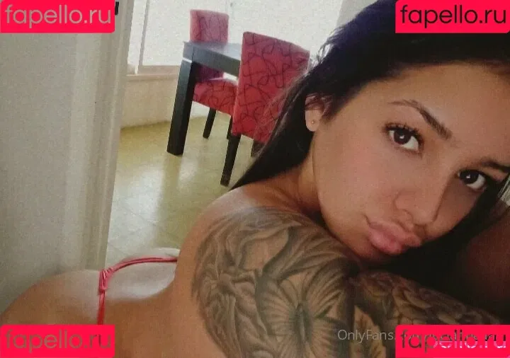 luciannaaaa Onlyfans Photo Gallery 