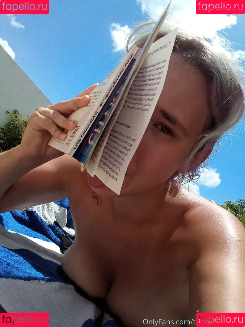 trippylittlehippi Onlyfans Photo Gallery 