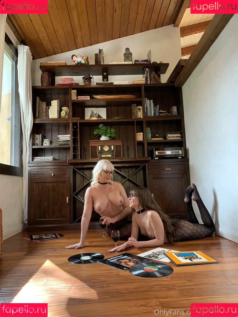 Dana DeArmond Onlyfans Photo Gallery 