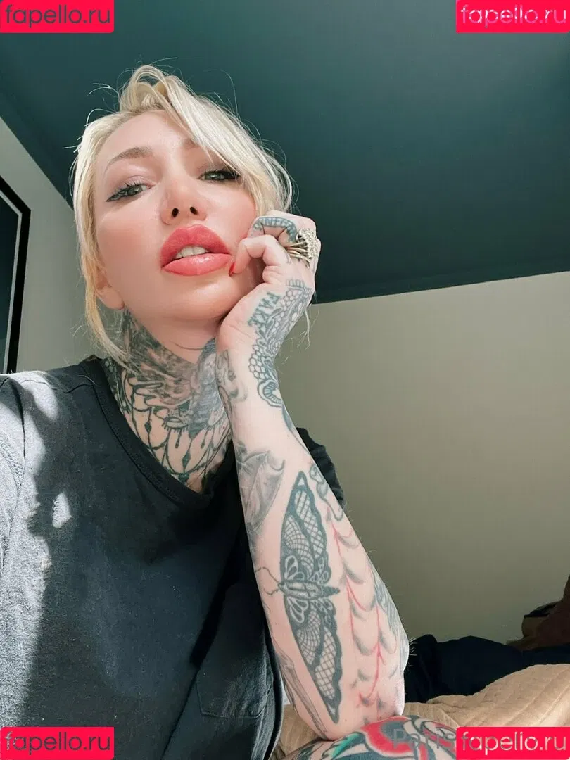 parisvipervip Onlyfans Photo Gallery 