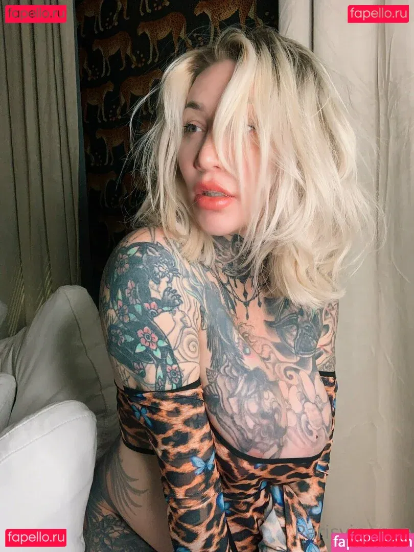 parisvipervip Onlyfans Photo Gallery 