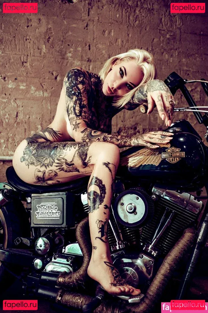 parisvipervip Onlyfans Photo Gallery 